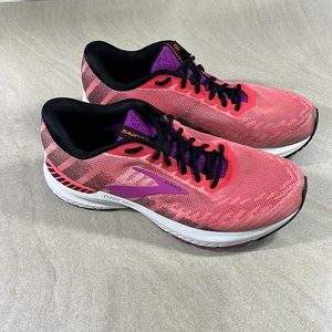 Brooks Ravenna 10 in Orange with Black & Purple, Size 7